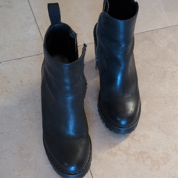 Dr. Martens Shoes - Dr. Martens Magdalena Black Leather Ankle Boots